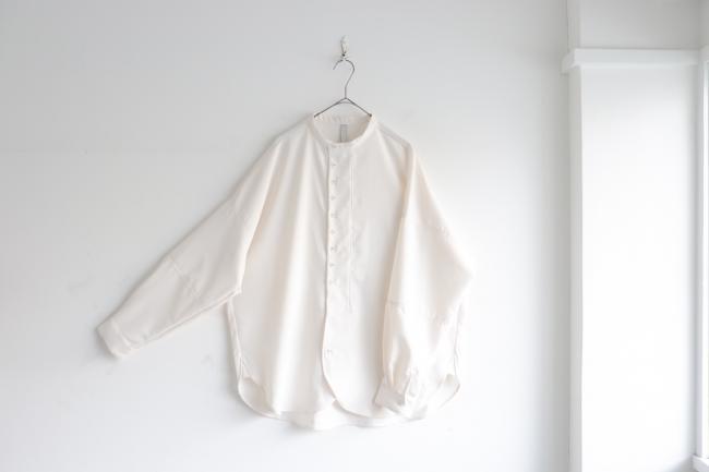 ピンストライプ　ラウンドヘムオーバーシャツ　(オフホワイト)