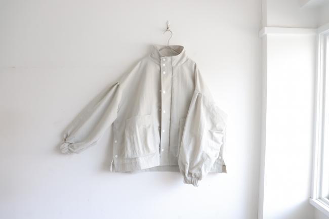 ボリュームスリーブアノラックオーバーブルゾン　(グレージュ)