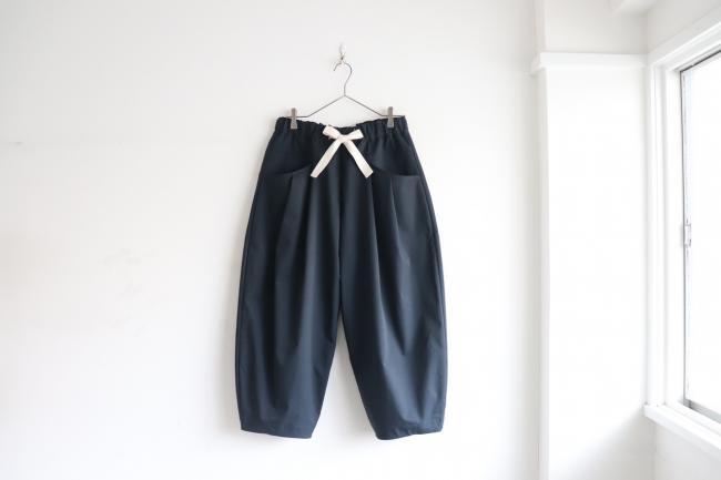 クロップドエッグパンツ　(ダークネイビー)