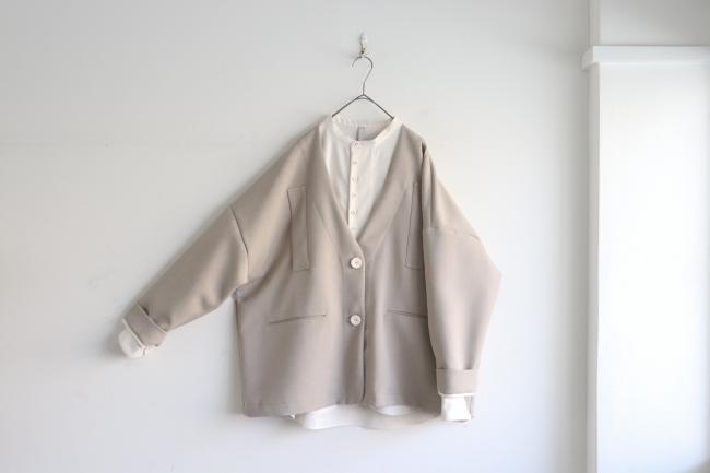 2つ釦ワイドボックスジャケット (グレージュ) ミディアム丈