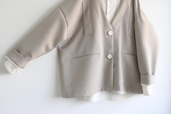 2つ釦ワイドボックスジャケット (グレージュ) ミディアム丈