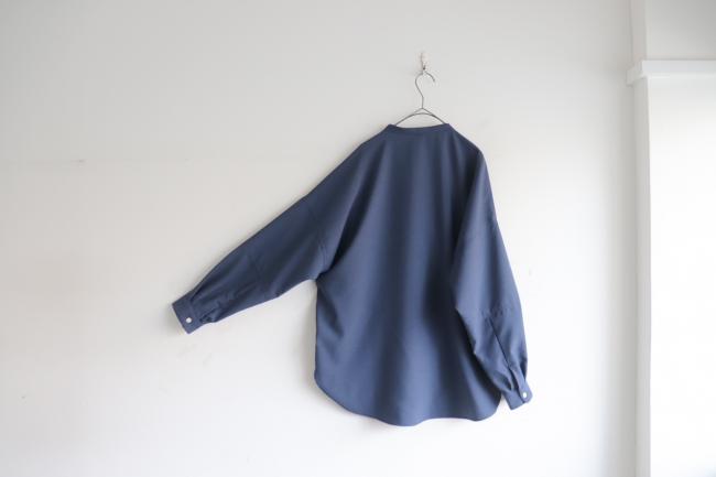 ピンストライプ　ラウンドヘムオーバーシャツ　(グレイッシュネイビー)