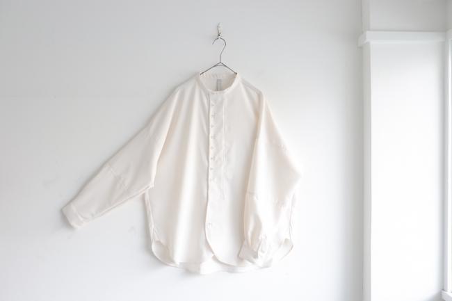 ピンストライプ　ラウンドヘムオーバーシャツ　(オフホワイト)