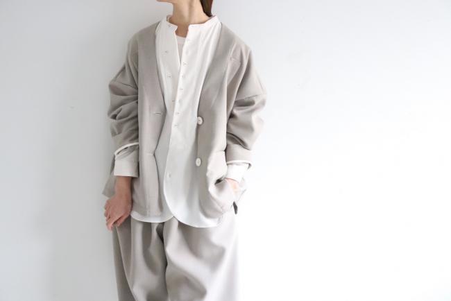 2つ釦ワイドボックスジャケット (グレージュ) ミディアム丈