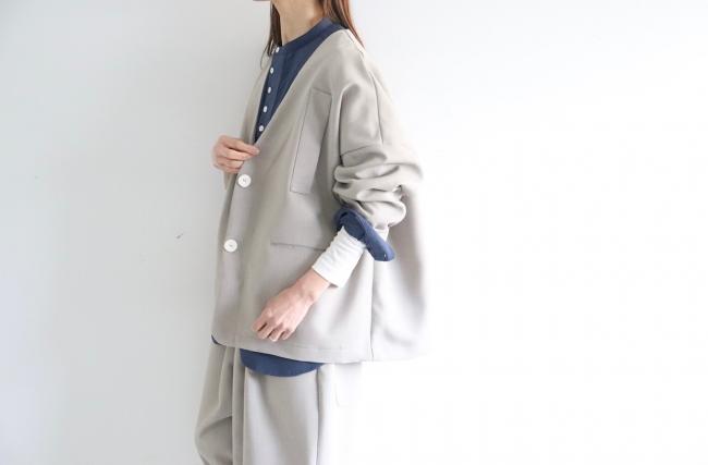 2つ釦ワイドボックスジャケット (グレージュ) ミディアム丈