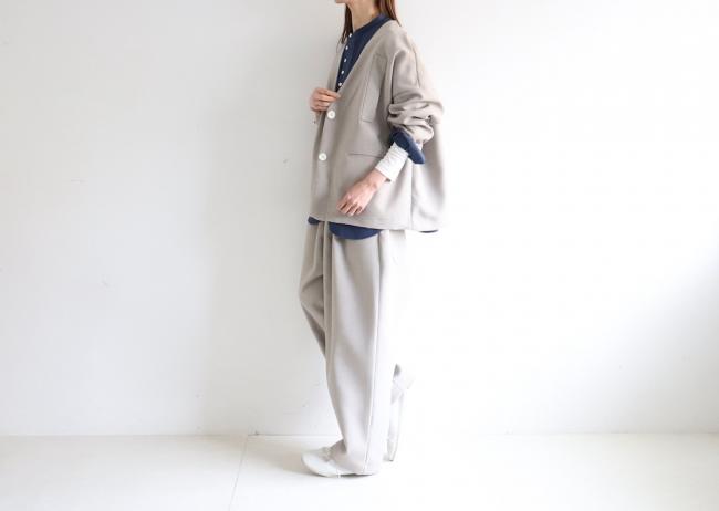 2つ釦ワイドボックスジャケット (グレージュ) ミディアム丈