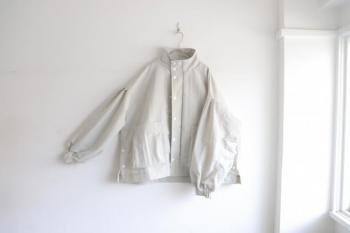 ボリュームスリーブアノラックオーバーブルゾン　(グレージュ)