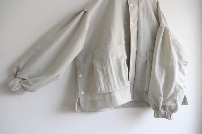 ボリュームスリーブアノラックオーバーブルゾン　(グレージュ)