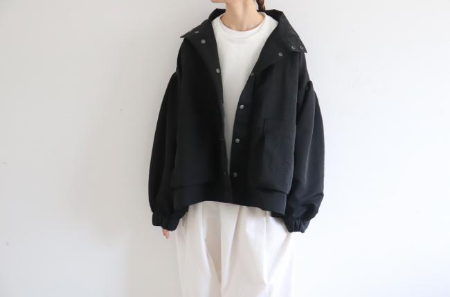 ボリュームスリーブアノラックオーバーブルゾン　(ブラック)