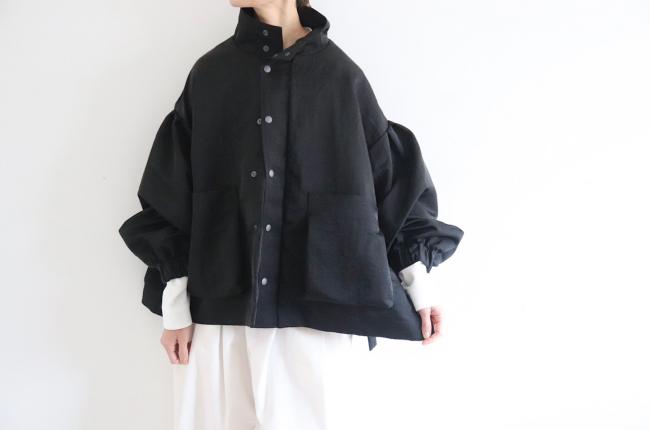 ボリュームスリーブアノラックオーバーブルゾン　(ブラック)
