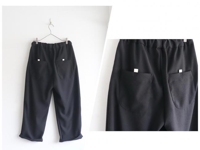 フラップポケットルーズタックパンツ　( ブラック)
