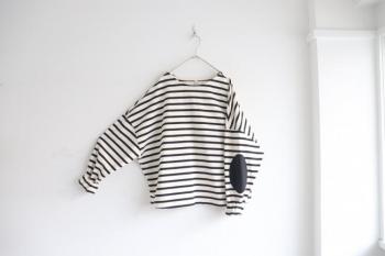 エルボーバッチボーダーワイドカットソー (ブラック×アイボリー)