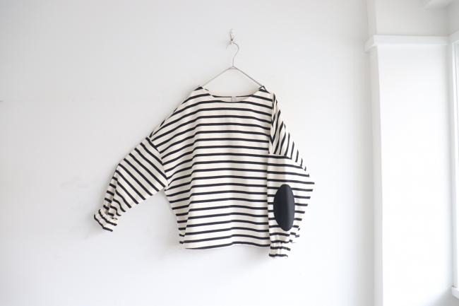 エルボーバッチボーダーワイドカットソー (ブラック×アイボリー)