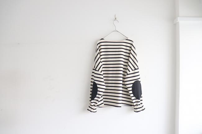 エルボーバッチボーダーワイドカットソー (ブラック×アイボリー)