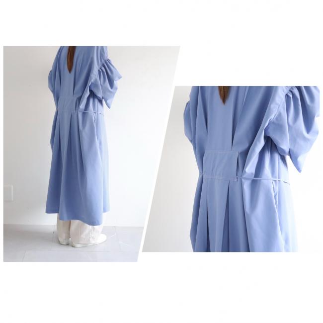ギャザースリーブワンピースコート　(ブルー)
