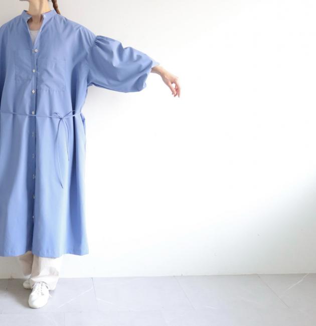 ギャザースリーブワンピースコート　(ブルー)