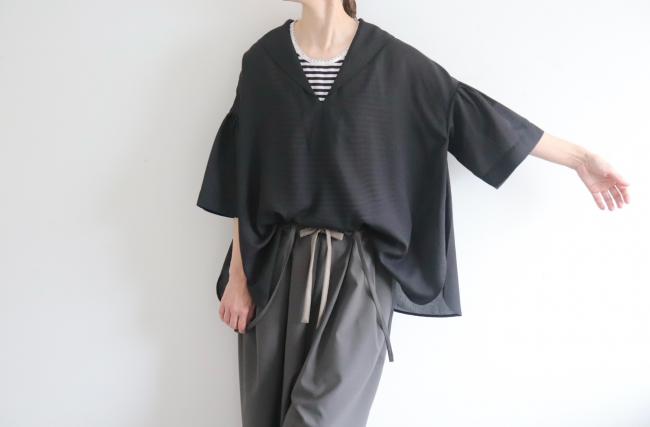 セーラーカラーサーキュラーシャツ (ブラック)