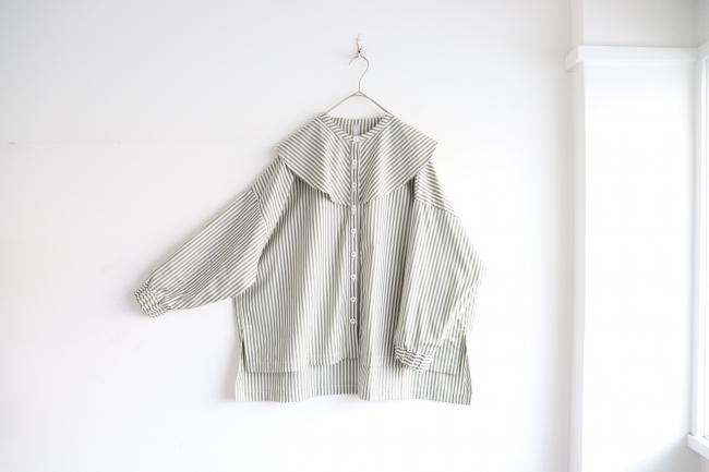 ラウンドカラーストライプボックスシャツ　(オリーブグリーン×オフ)