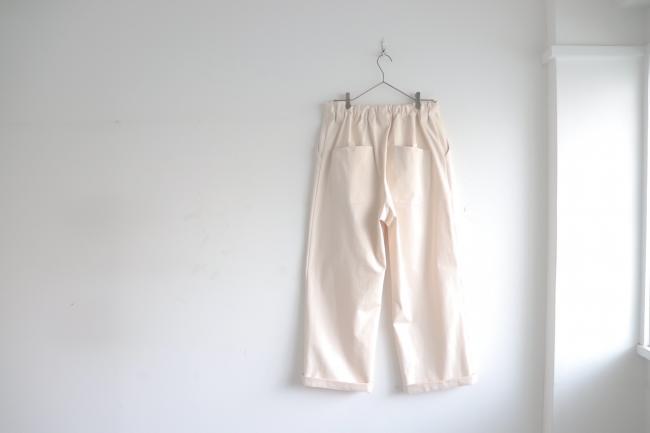 ルーズワイドタックパンツ　(アイボリーベージュ)