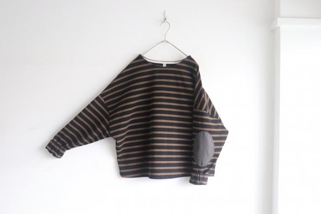 エルボーバッチボーダーワイドカットソー (ブラック×モカ)