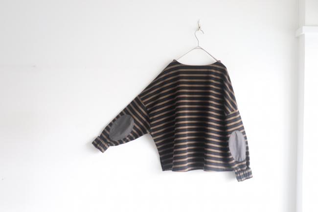 エルボーバッチボーダーワイドカットソー (ブラック×モカ)