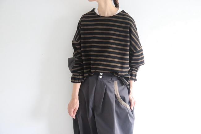 エルボーバッチボーダーワイドカットソー (ブラック×モカ)