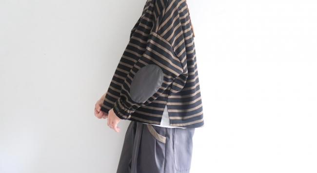 エルボーバッチボーダーワイドカットソー (ブラック×モカ)