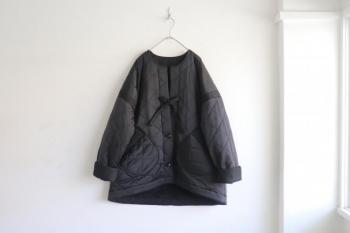 インナーボアキルティングハーフコート　(ブラック) ダイヤ柄