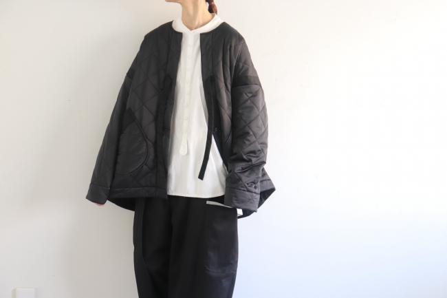 インナーボアキルティングハーフコート　(ブラック) ダイヤ柄
