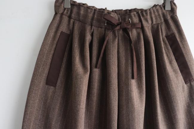 ウールライクメニータックパンツ　 クロップド丈　 (ブラウンストライプ)