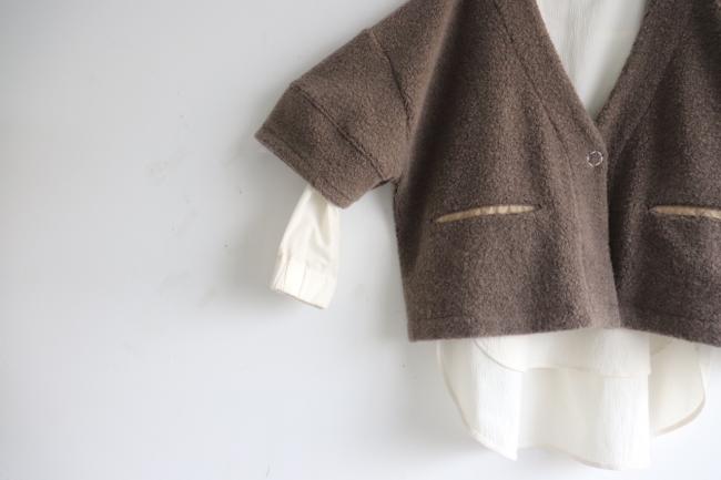 ランタンスリーブボアカーディガン　(モカブラウン)